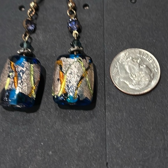💕 2/$15 Goldtone Diachronic Glads Bead Earrings - Picture 3 of 4